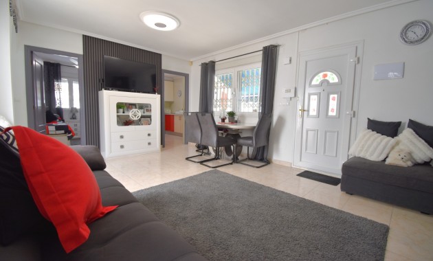 Herverkoop - Quad Villa -
Orihuela Costa - Playa Flamenca