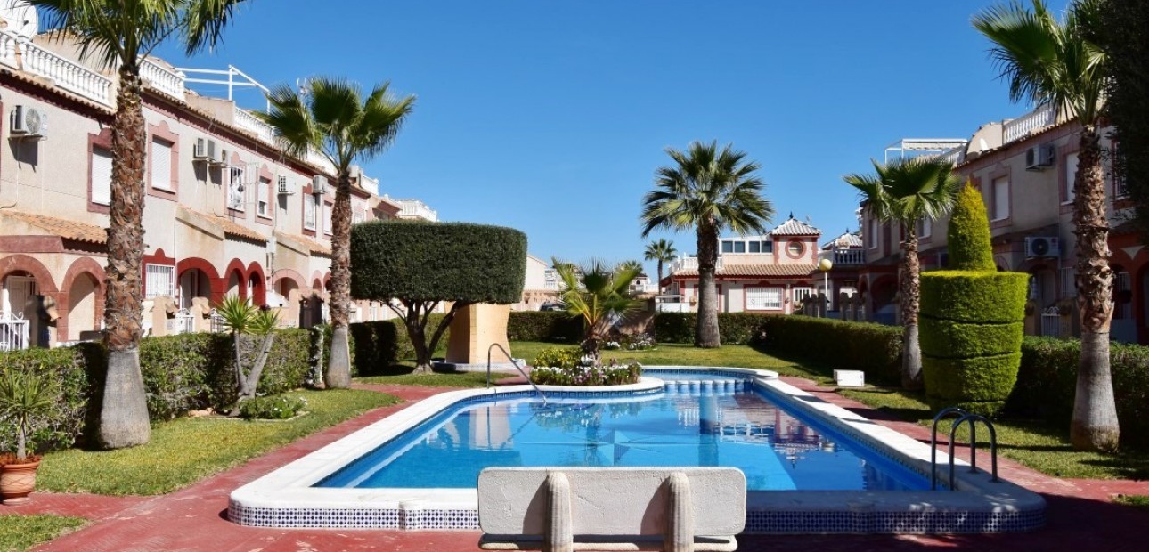 Herverkoop - Quad Villa -
Orihuela Costa - Playa Flamenca