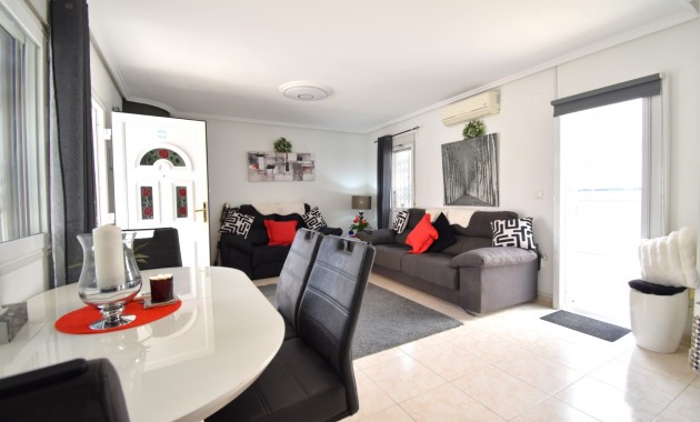 Herverkoop - Quad Villa -
Orihuela Costa - Playa Flamenca