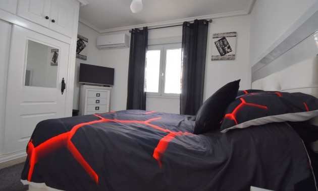 Herverkoop - Quad Villa -
Orihuela Costa - Playa Flamenca