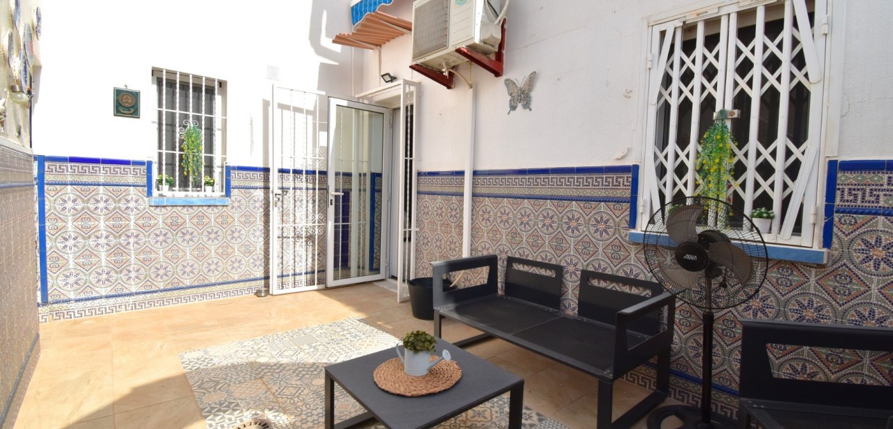 Herverkoop - Quad Villa -
Orihuela Costa - Playa Flamenca