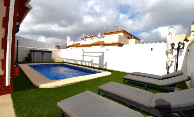 Herverkoop - Quad Villa -
Orihuela Costa - Playa Flamenca