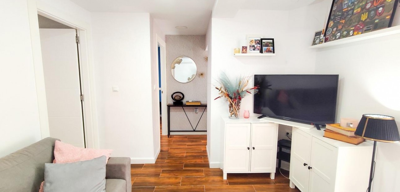 Herverkoop - Bungalow -
Torrevieja - La Mata pueblo
