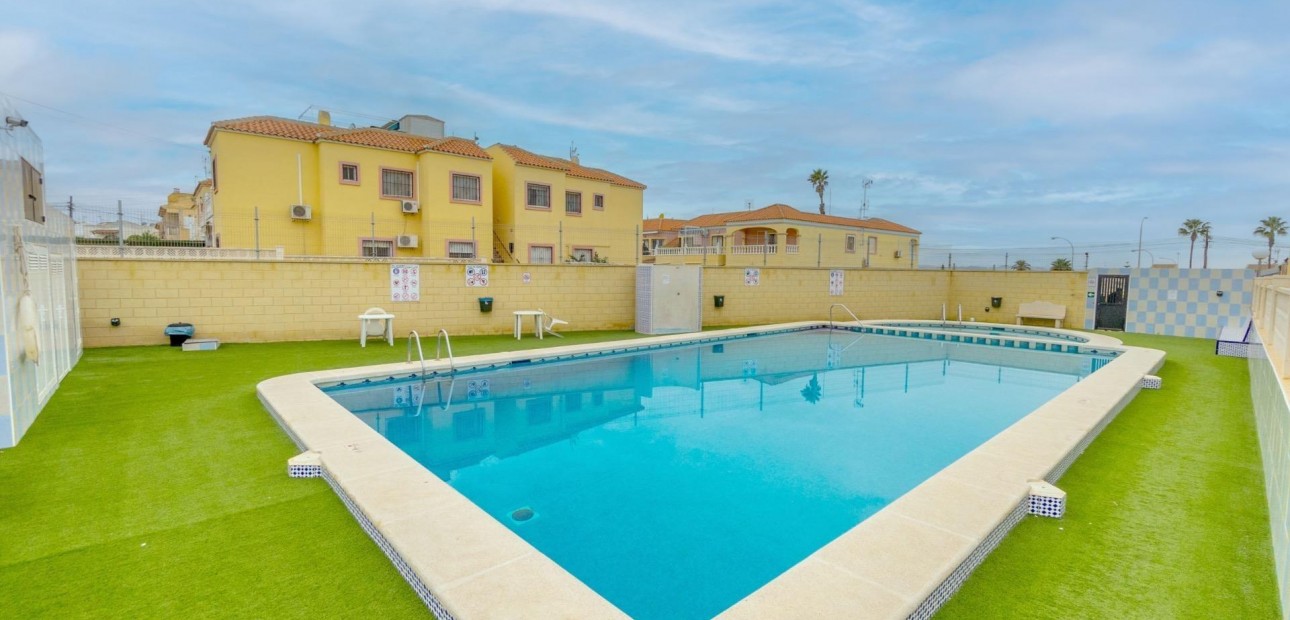 Herverkoop - Bungalow -
Torrevieja - La Siesta - El Salado - Torreta