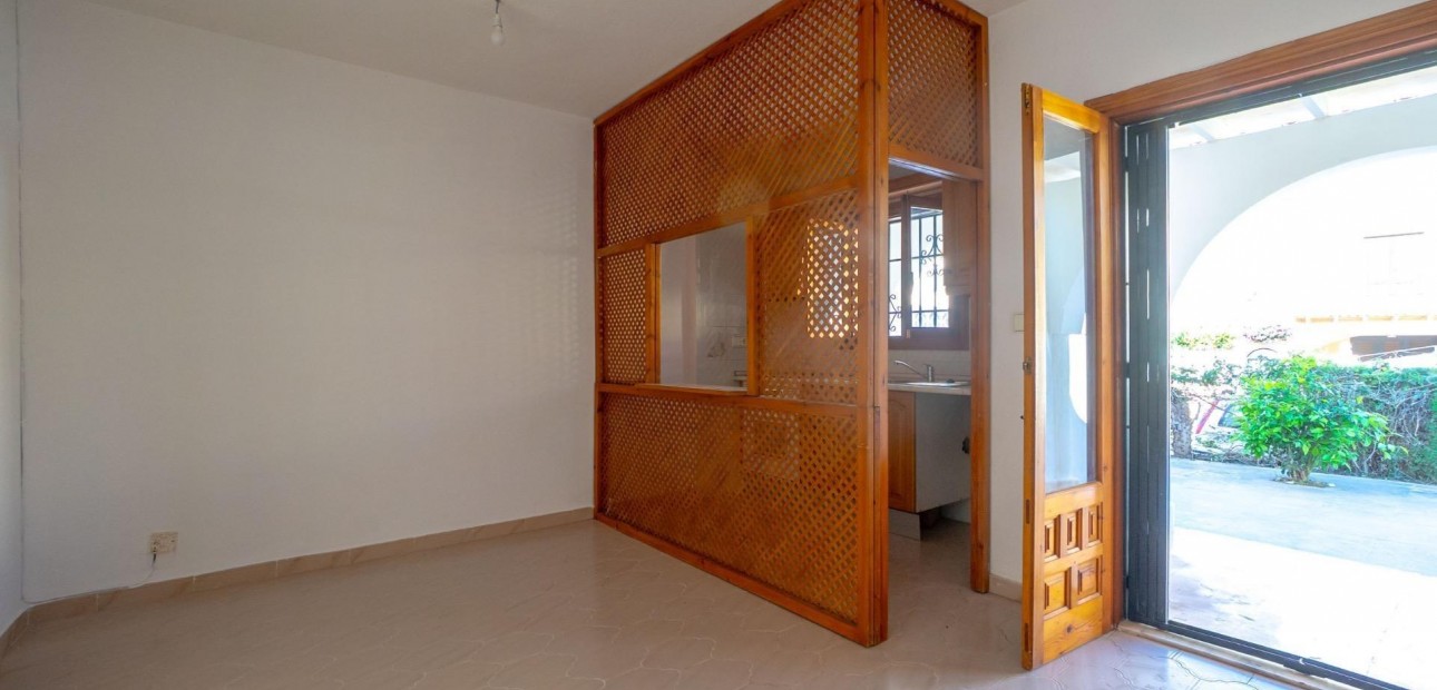 Herverkoop - Bungalow -
Torrevieja - La Siesta - El Salado - Torreta
