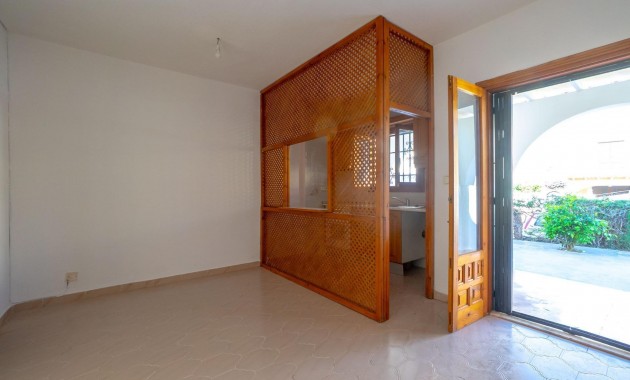 Herverkoop - Bungalow -
Torrevieja - La Siesta - El Salado - Torreta