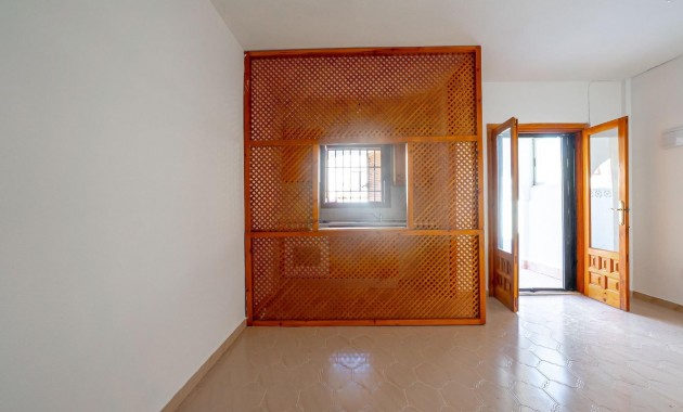 Herverkoop - Bungalow -
Torrevieja - La Siesta - El Salado - Torreta