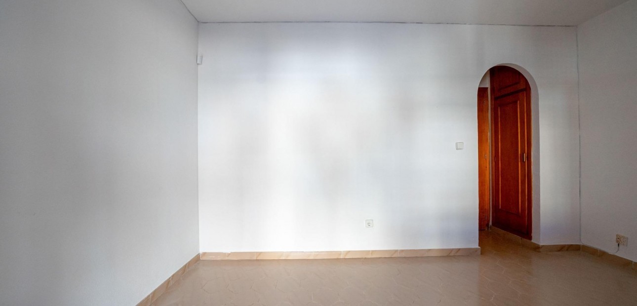 Herverkoop - Bungalow -
Torrevieja - La Siesta - El Salado - Torreta