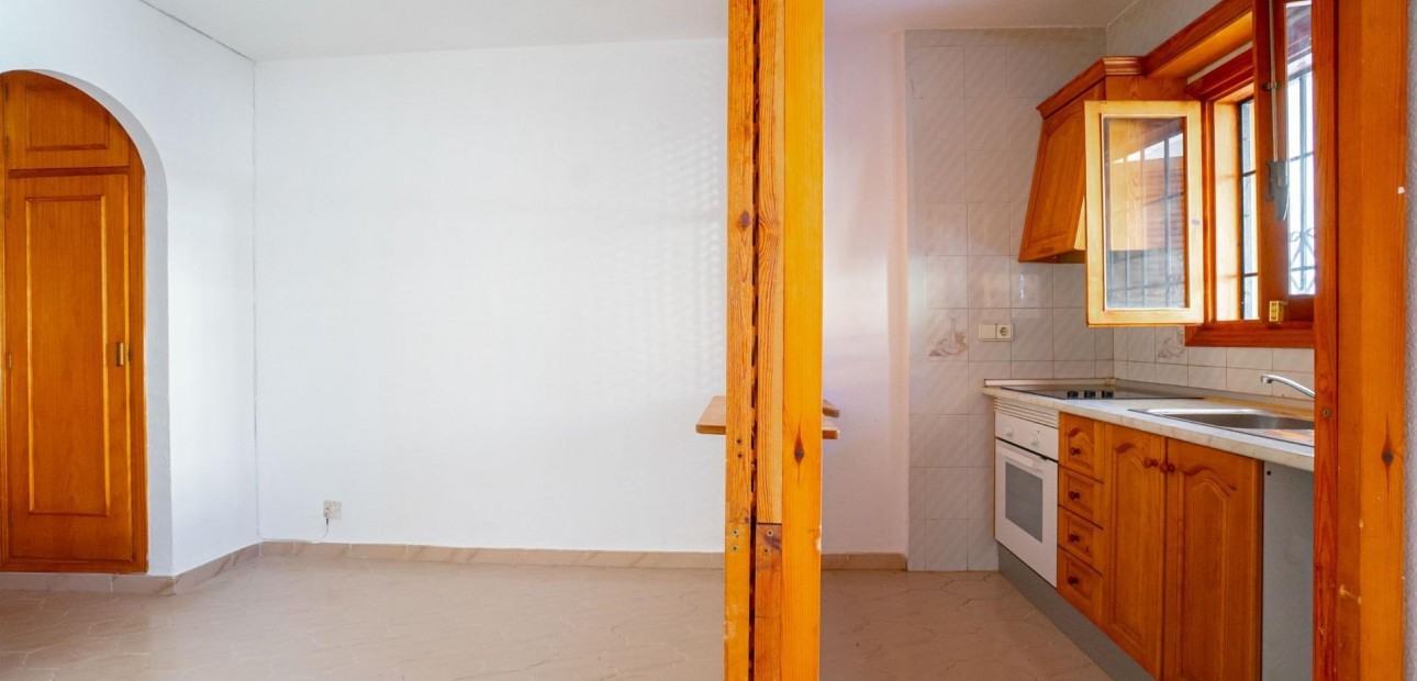 Herverkoop - Bungalow -
Torrevieja - La Siesta - El Salado - Torreta