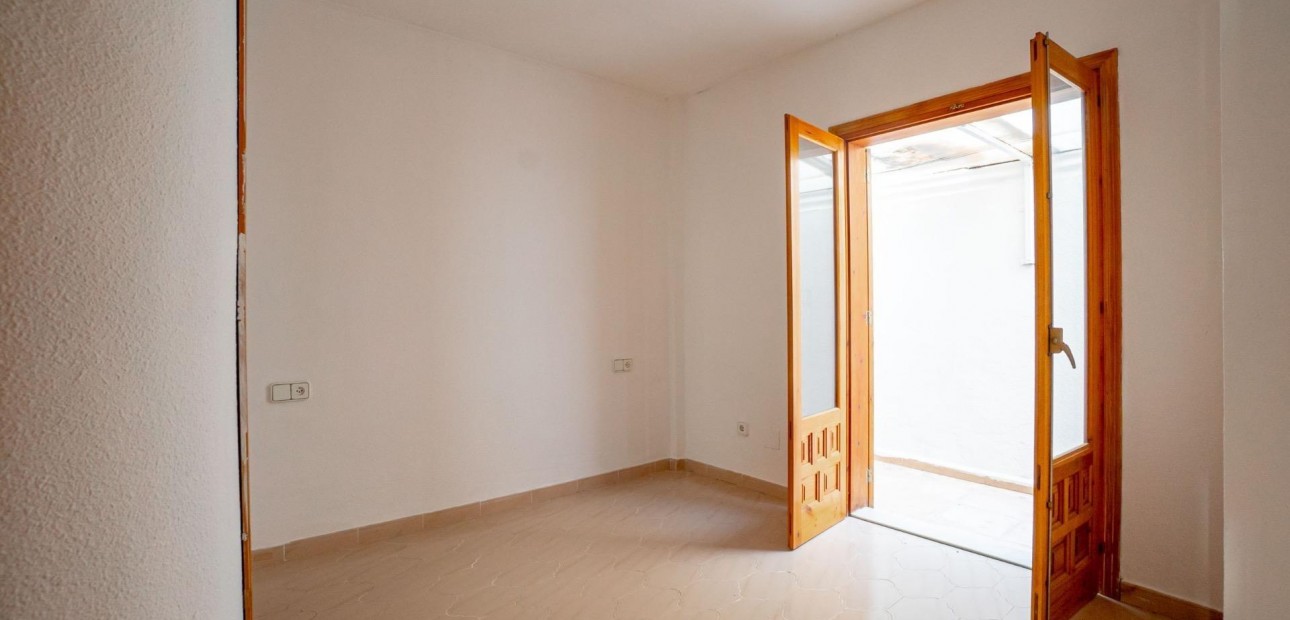 Herverkoop - Bungalow -
Torrevieja - La Siesta - El Salado - Torreta