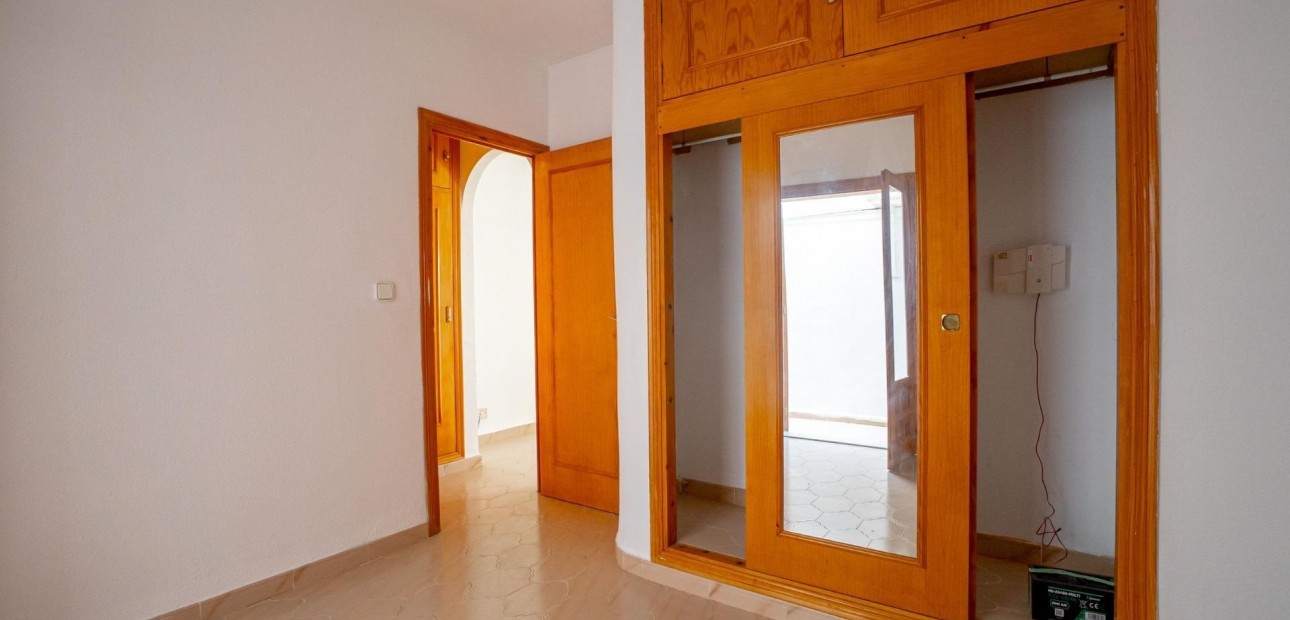 Herverkoop - Bungalow -
Torrevieja - La Siesta - El Salado - Torreta