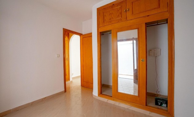 Herverkoop - Bungalow -
Torrevieja - La Siesta - El Salado - Torreta