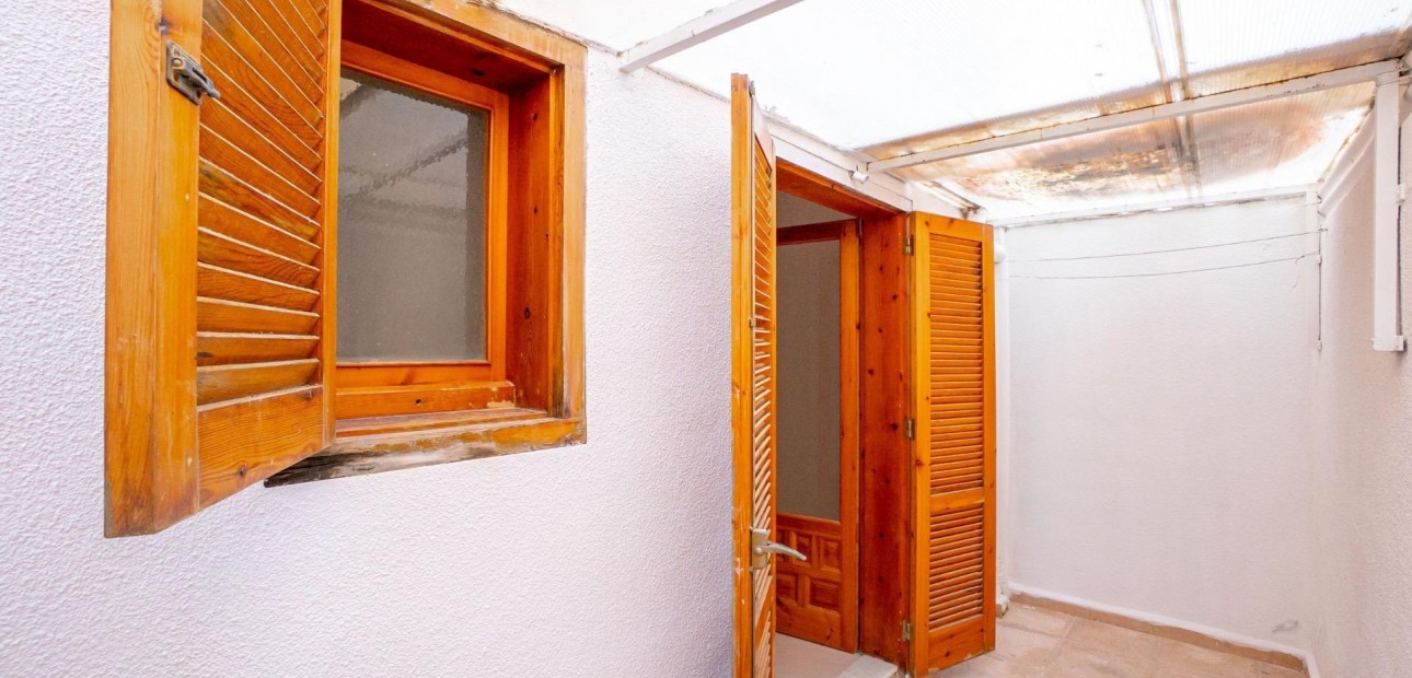 Herverkoop - Bungalow -
Torrevieja - La Siesta - El Salado - Torreta