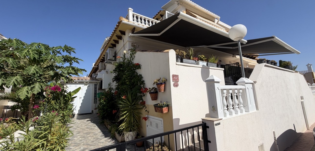 Herverkoop - Quad Villa -
Orihuela Costa - Los Altos