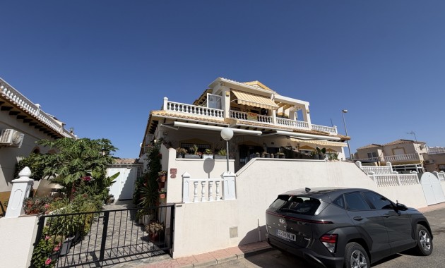 Herverkoop - Quad Villa -
Orihuela Costa - Los Altos