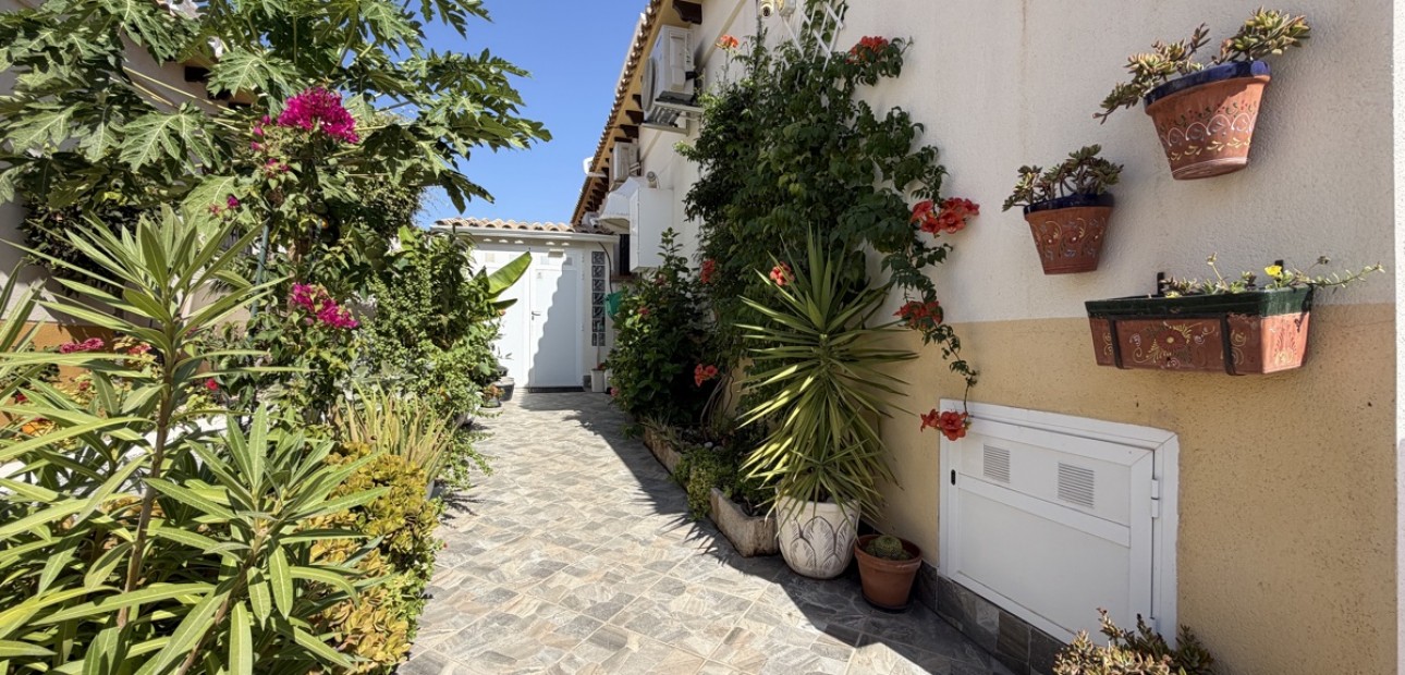 Herverkoop - Quad Villa -
Orihuela Costa - Los Altos
