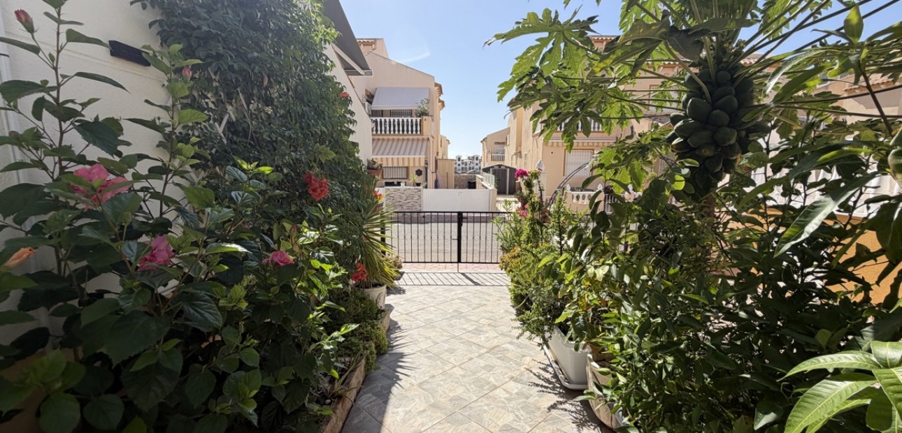 Herverkoop - Quad Villa -
Orihuela Costa - Los Altos