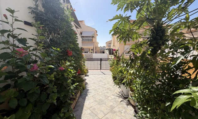 Herverkoop - Quad Villa -
Orihuela Costa - Los Altos