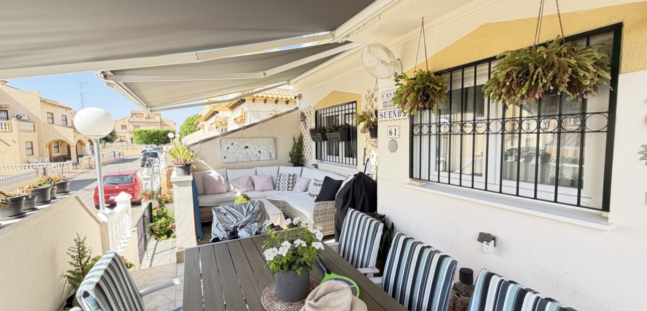 Herverkoop - Quad Villa -
Orihuela Costa - Los Altos