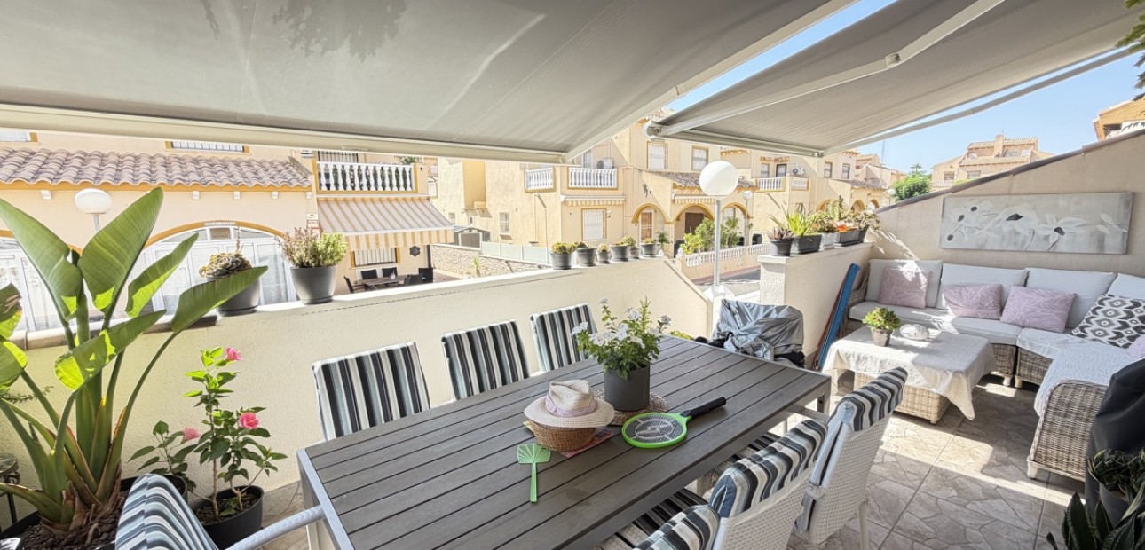 Herverkoop - Quad Villa -
Orihuela Costa - Los Altos