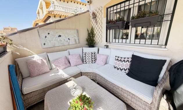 Herverkoop - Quad Villa -
Orihuela Costa - Los Altos