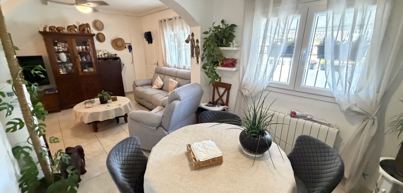 Herverkoop - Quad Villa -
Orihuela Costa - Los Altos