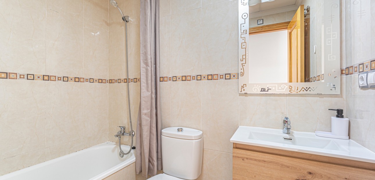Herverkoop - Appartement / flat -
Rojales - Rojales - Village
