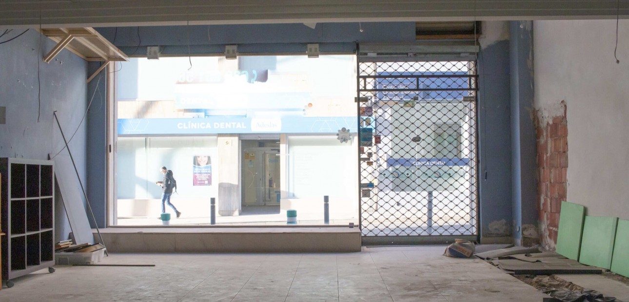 Herverkoop - Building (Mixed-Use) -
Torrevieja - Torrevieja - Centre