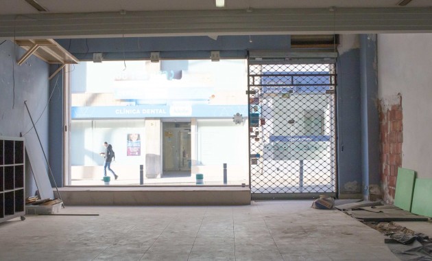 Herverkoop - Building (Mixed-Use) -
Torrevieja - Torrevieja - Centre