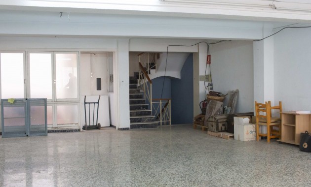 Herverkoop - Building (Mixed-Use) -
Torrevieja - Torrevieja - Centre