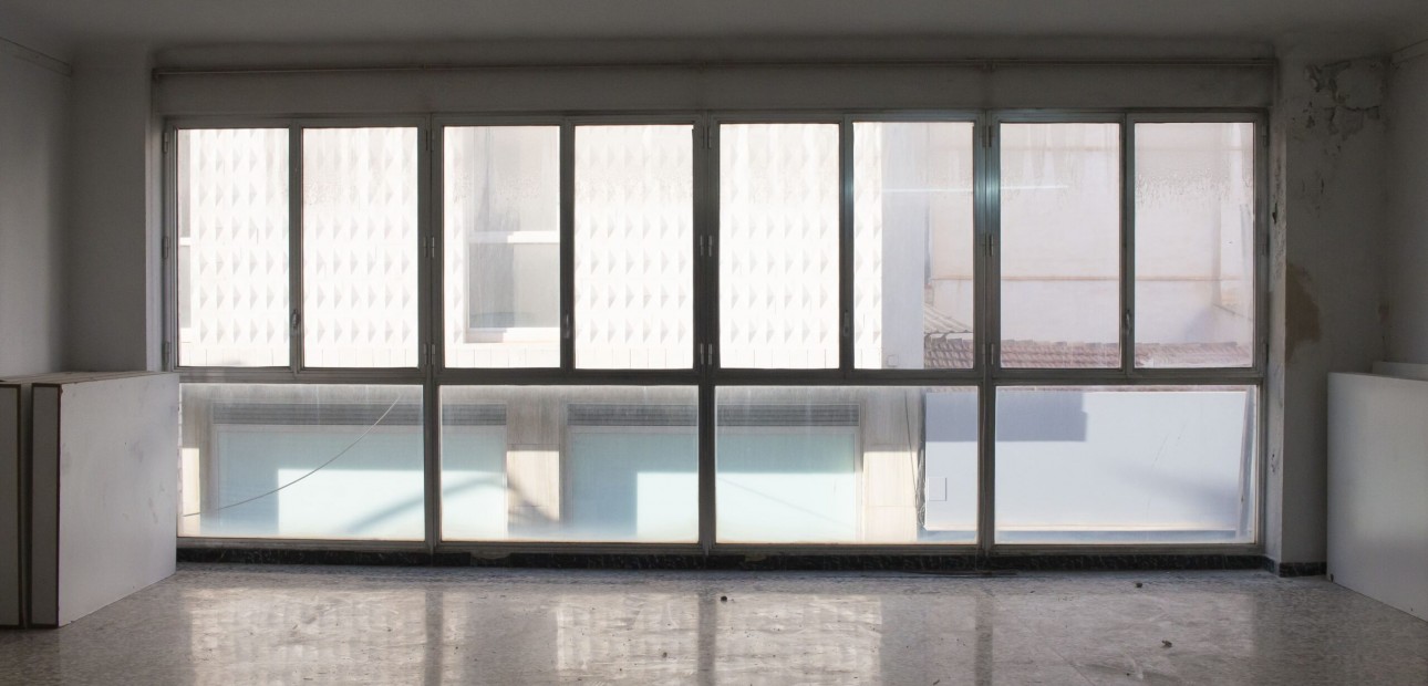 Herverkoop - Building (Mixed-Use) -
Torrevieja - Torrevieja - Centre