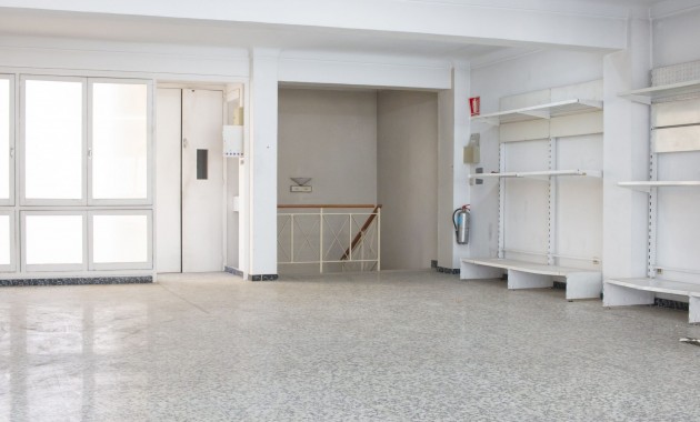 Herverkoop - Building (Mixed-Use) -
Torrevieja - Torrevieja - Centre