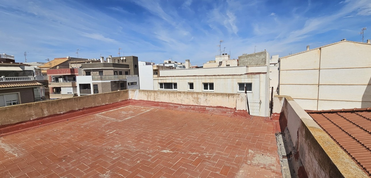 Herverkoop - Building (Mixed-Use) -
Torrevieja - Torrevieja - Centre