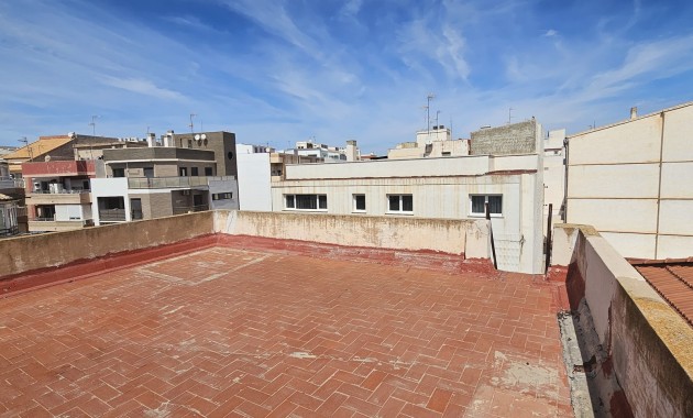 Herverkoop - Building (Mixed-Use) -
Torrevieja - Torrevieja - Centre