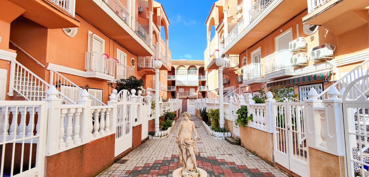 Herverkoop - Appartement / flat -
Torrevieja - Torre La Mata