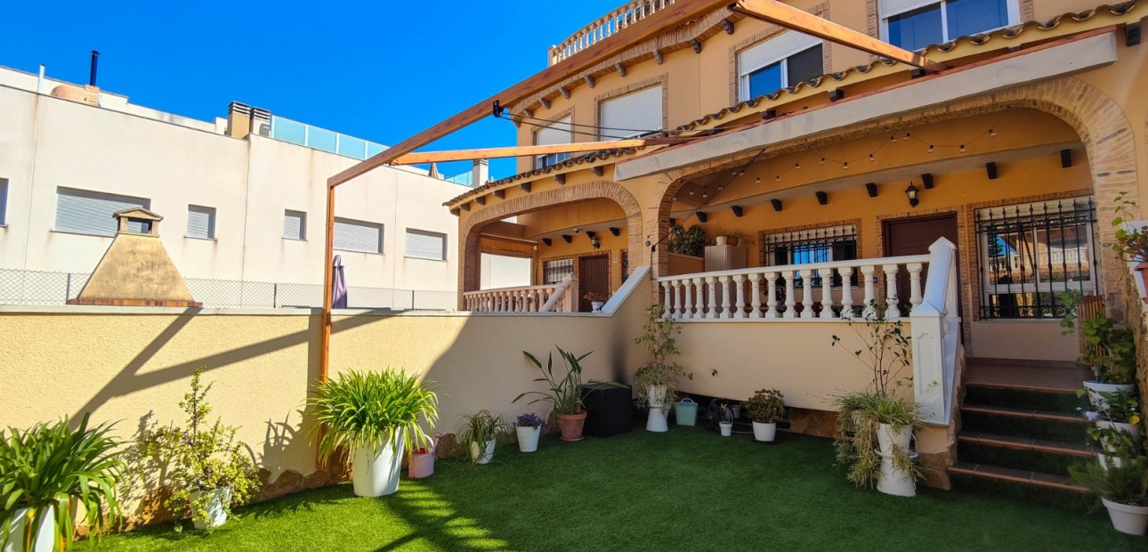 Herverkoop - Herenhuis -
Guardamar del Segura - El Eden