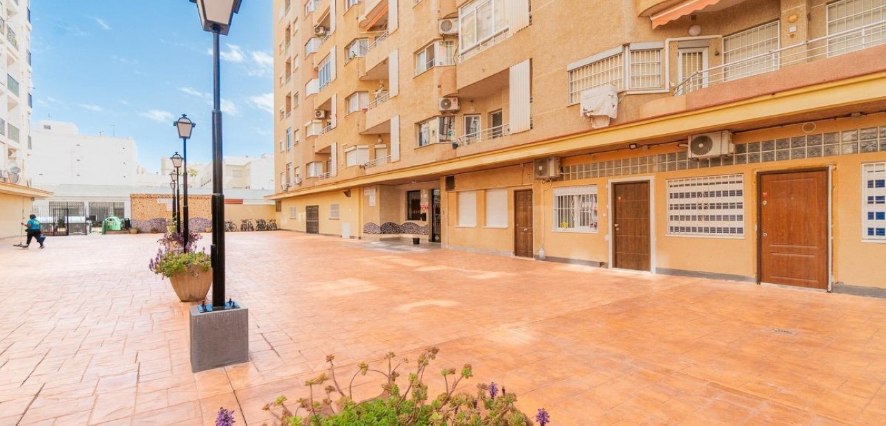 Herverkoop - Appartement / flat -
Torrevieja - Curva del Palangre