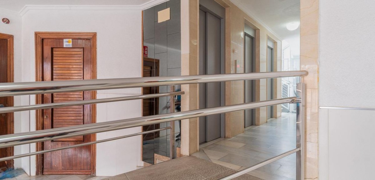 Herverkoop - Appartement / flat -
Torrevieja - Curva del Palangre