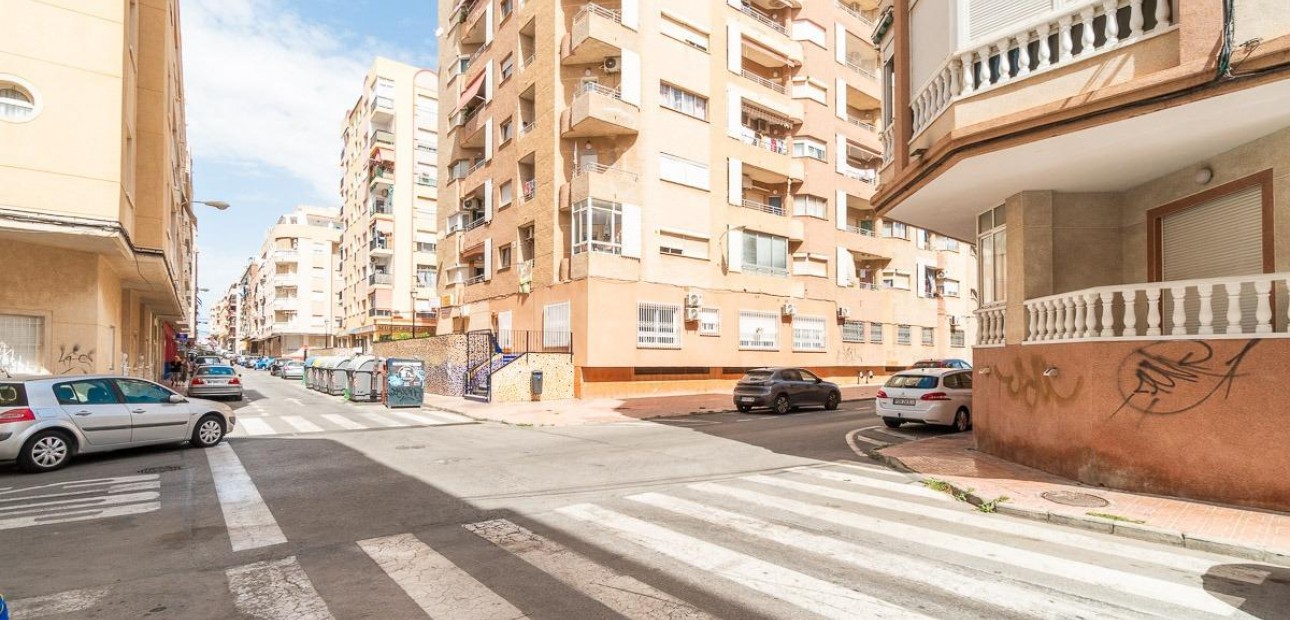 Herverkoop - Appartement / flat -
Torrevieja - Curva del Palangre