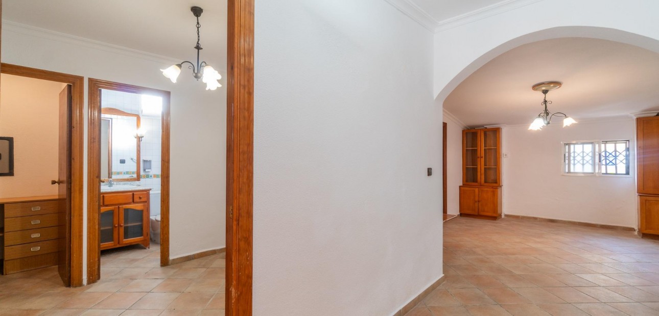 Herverkoop - Villa -
Torrevieja - Los altos