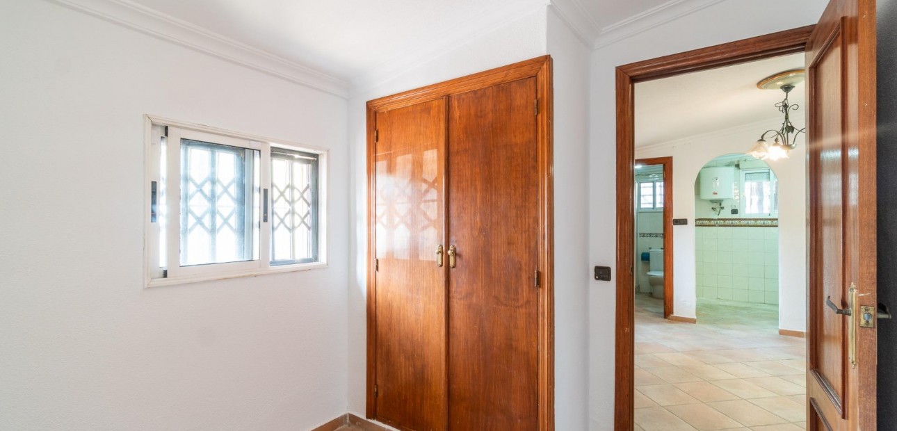 Herverkoop - Villa -
Torrevieja - Los altos