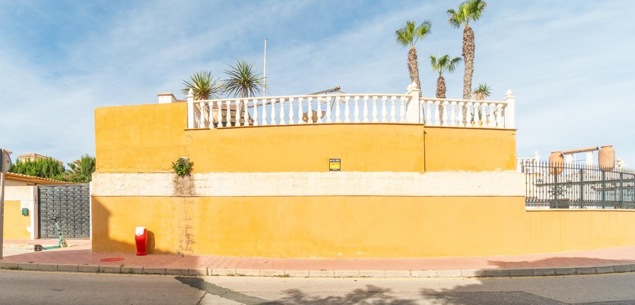 Herverkoop - Villa -
Torrevieja - Los altos