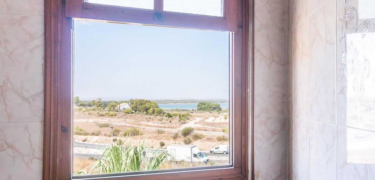 Herverkoop - Appartement / flat -
Torrevieja - La Mata pueblo