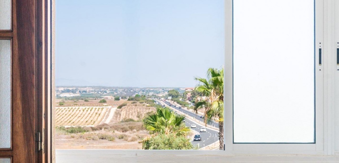 Herverkoop - Appartement / flat -
Torrevieja - La Mata pueblo
