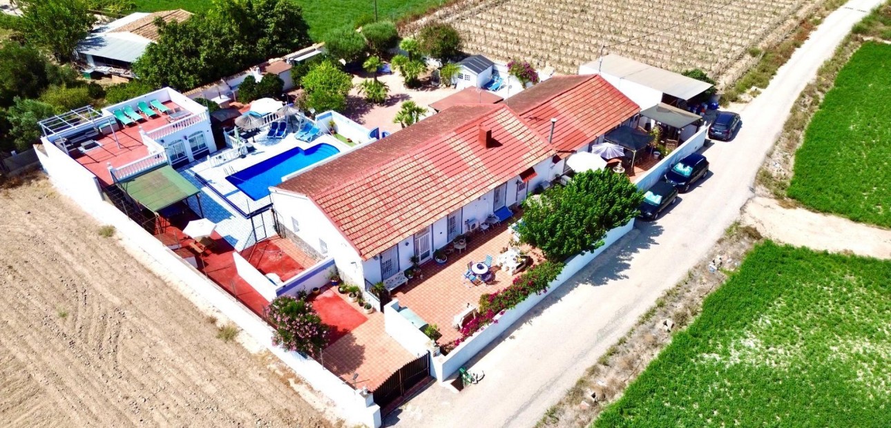 Herverkoop - Villa -
Dolores - Comunidad valenciana