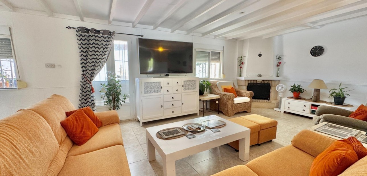 Herverkoop - Villa -
Dolores - Comunidad valenciana