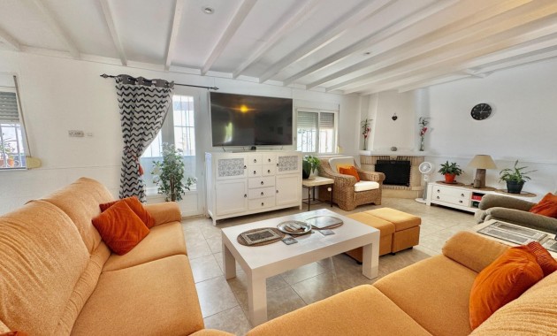Herverkoop - Villa -
Dolores - Comunidad valenciana