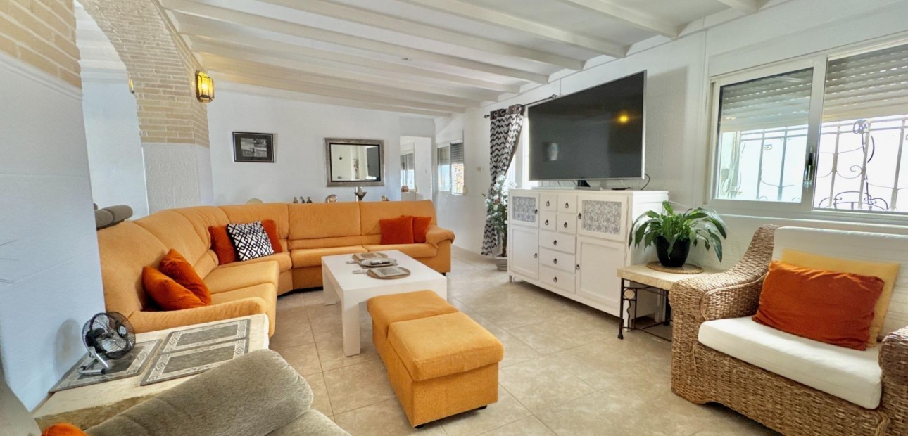 Herverkoop - Villa -
Dolores - Comunidad valenciana