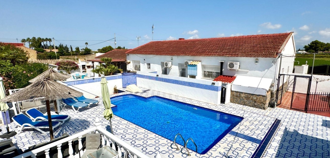 Herverkoop - Villa -
Dolores - Comunidad valenciana
