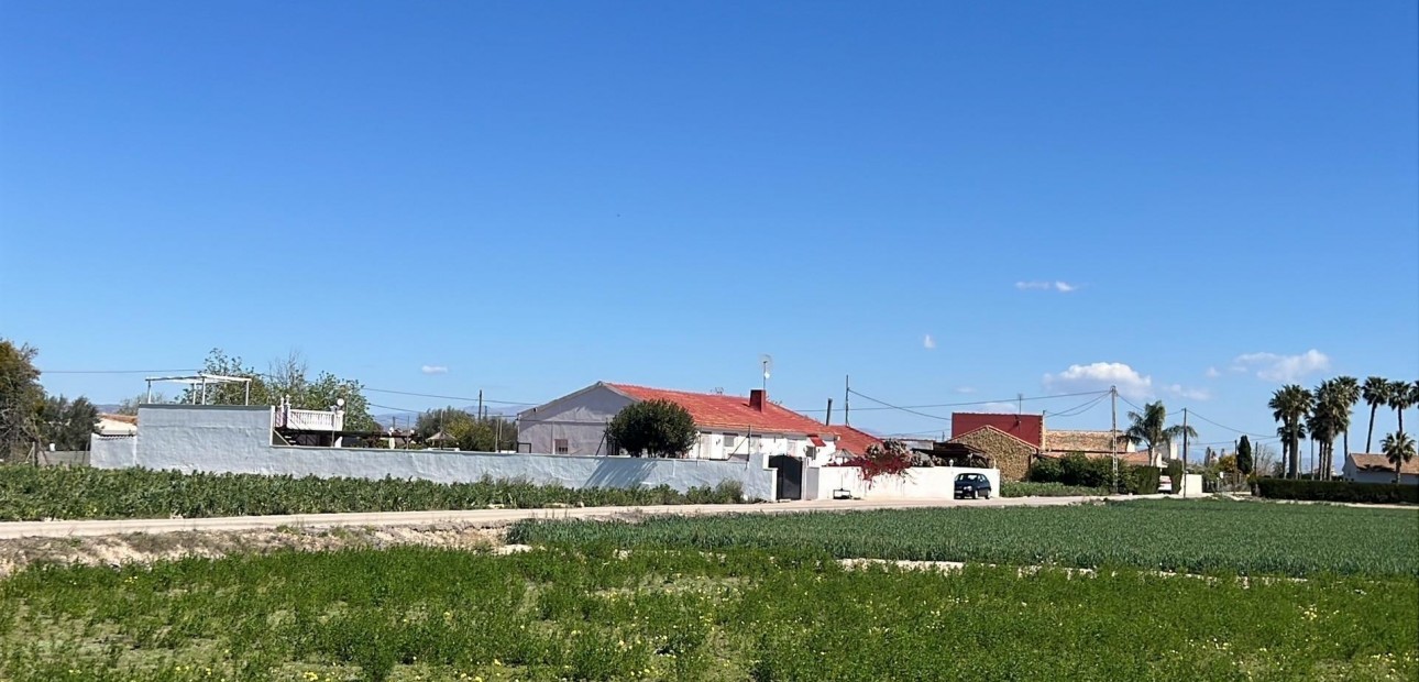 Herverkoop - Villa -
Dolores - Comunidad valenciana